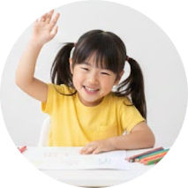 手上げる女子
